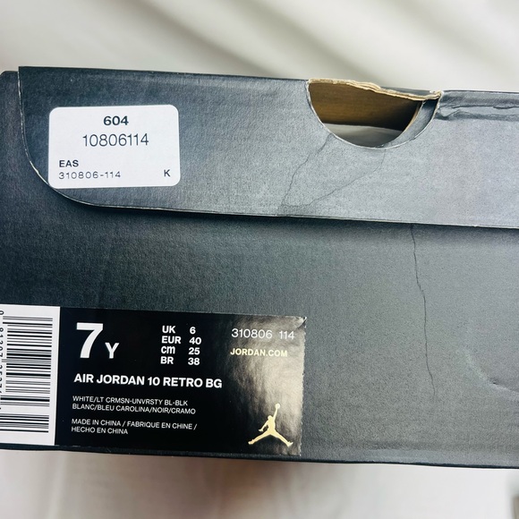 2016 Air Jordan 310806 114
Size 7Y
New with box 
White/ Red - Picture 8 of 9